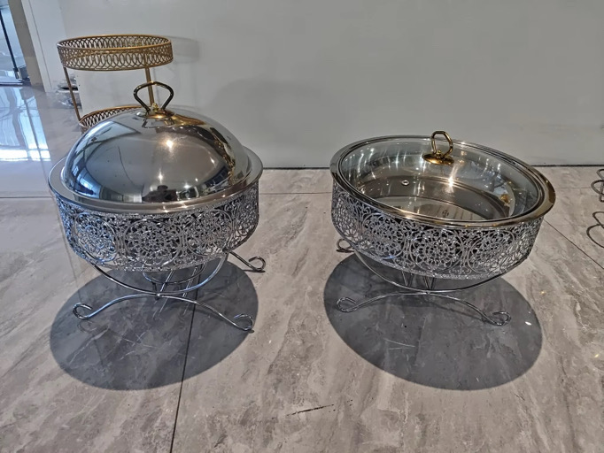 luxury silver food warmers with side stand - Image 1